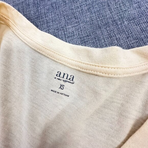 NEW! a.n.a A New Approach Basic T-Shirt Solid Buttercup XS V-Neck Short Sleeve - Picture 7 of 9